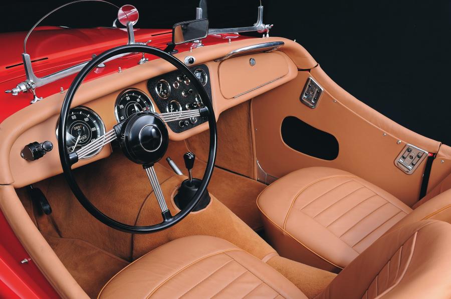 Интерьер Triumph TR3A 1957 года  (фото 6 из 21)